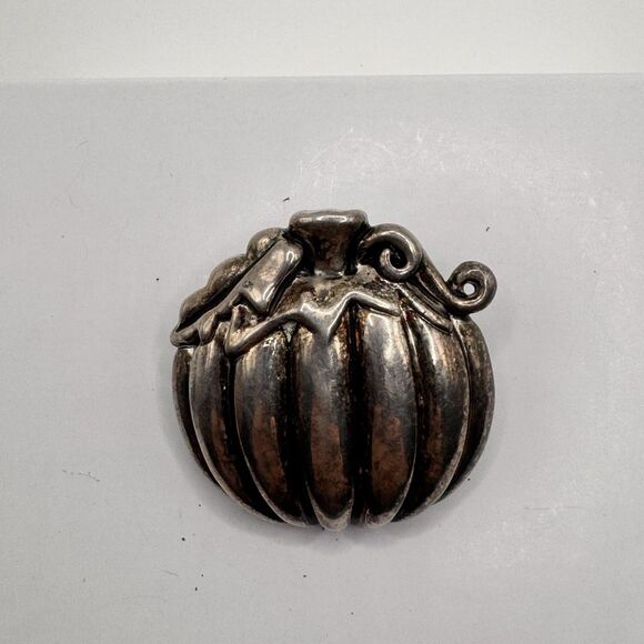 Vintage Metal Pumpkin Brooch Pin – 1.5” Fall Jewelry Antiqued Silver Finish - Picture 5 of 6